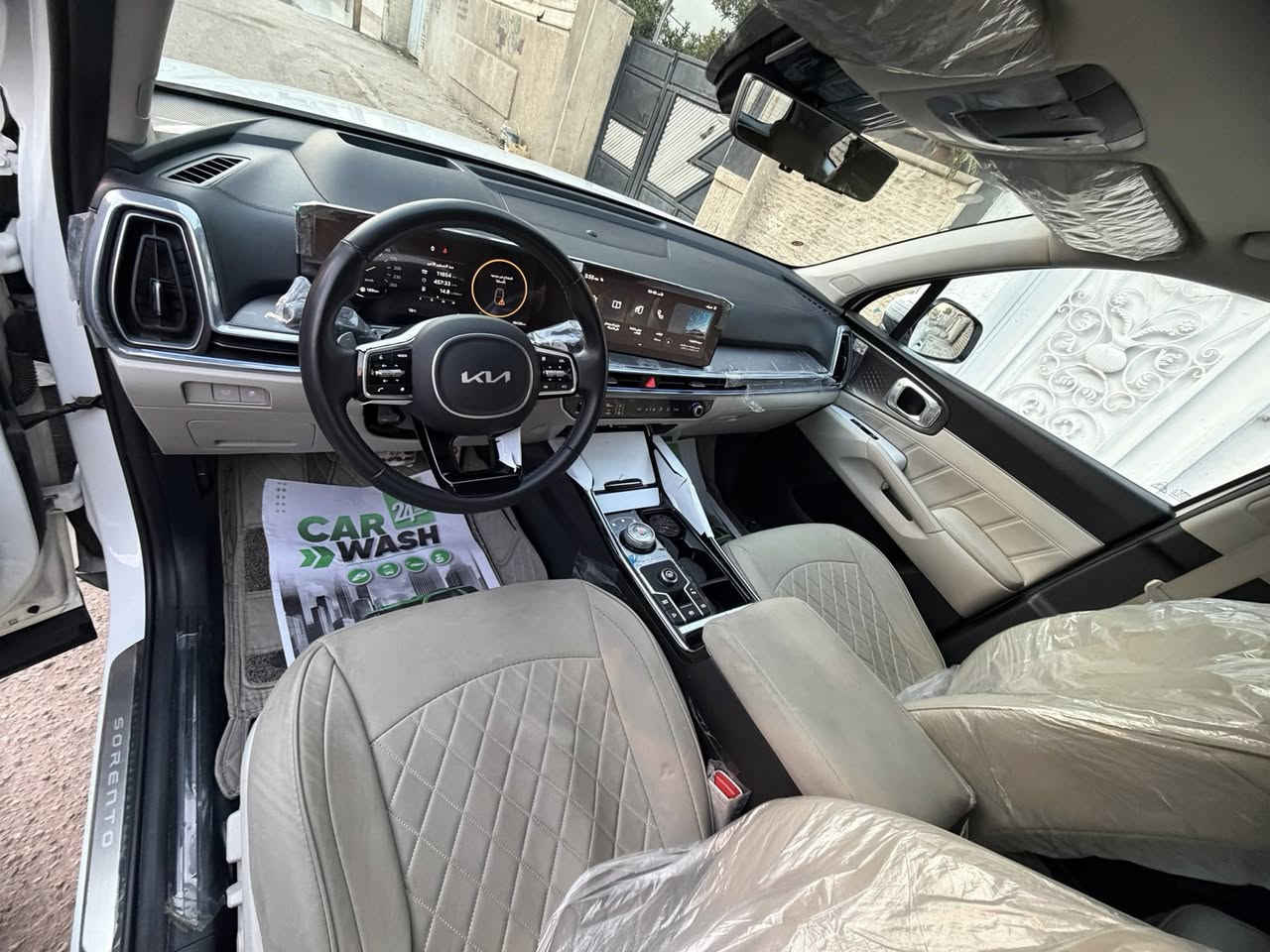 سورنتوا للبيع موديل 2025 خليجي وكاله الدوليه ام الضمان مال نصر دجله ماشيه 18 الف داتا شوب ويل 20 دبل كامره بصمات عدد 2 من الشركه على ايد وحده بأسمي تحويل ثاني يوم كفاله عامه من الضربه والصبغ فقط رصعه مسحوبه بيدي ار ممبينه ابد بس بالسونار تطلع والسونار موجود بالمنشور والباقي كفاله مكان السياره بغداد 
السعر/317$ 
للاستفسار/***********
