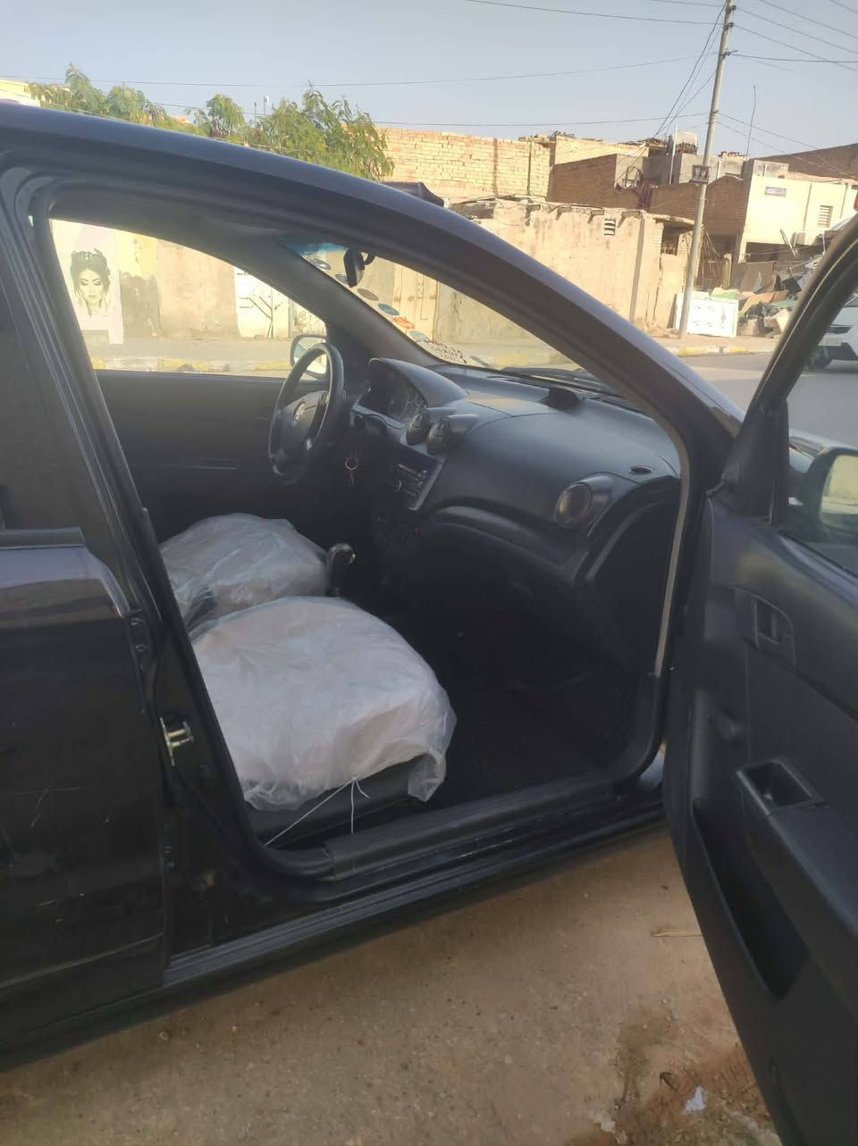 افيوو موديل 2009 سياره جاهزه مكينهه مسكر  جديده حداديه منضومه تبريد جديده يعني تبريد ثلجج مكفوله من الحادث القوي بيهه بابين صبغ الباقي كفاله السعر 55 مكاني قريه الغدير  وبيه مجال الاستفسار ***********
