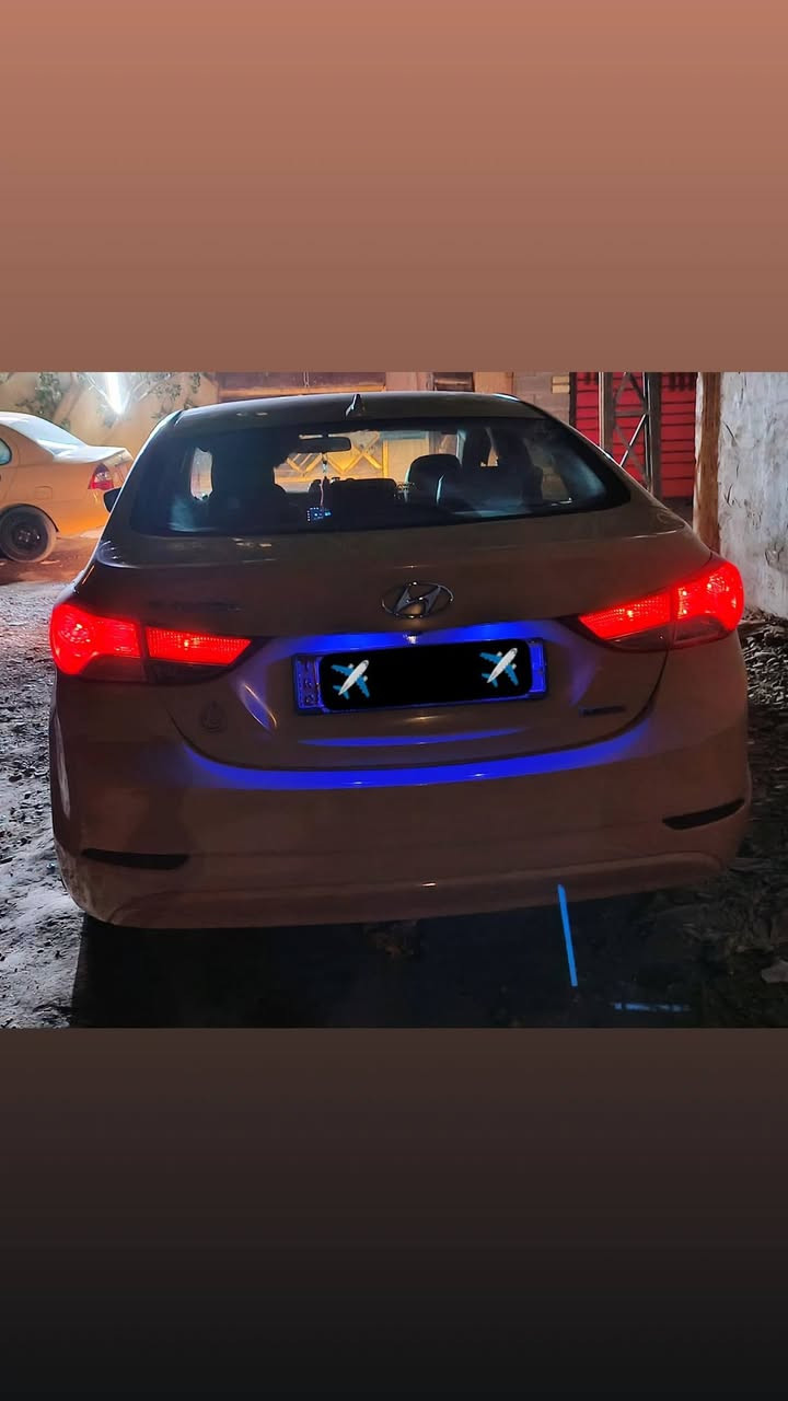 النترا موديل 2013
وارد امريكي
حادثها فقط باب خلف السايق
محرك صدر مكفول كفاله عامه
تاير خط ابيض
سياره نضيفه
رقم بغداد
مكاني بغداد  
السعر 110 وبيها مجال 
رقم التواصل :***********
