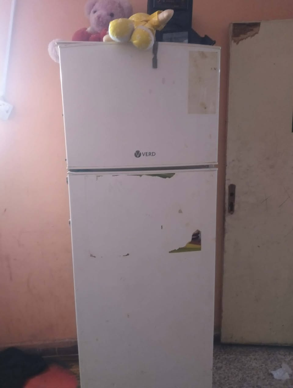 للبيع مستعجل ثلاجه حجم جبير تجمد وتبريد 
شغال شرط ع فحص تفحصه تاخذها ماداخل تصليح 
سعرها ب٩٥.


**إذا كنت صاحب هذا الإعلان وتريد حذفه لأي سبب، رجاءا أرسل رسالة إلى الدعم الفني**