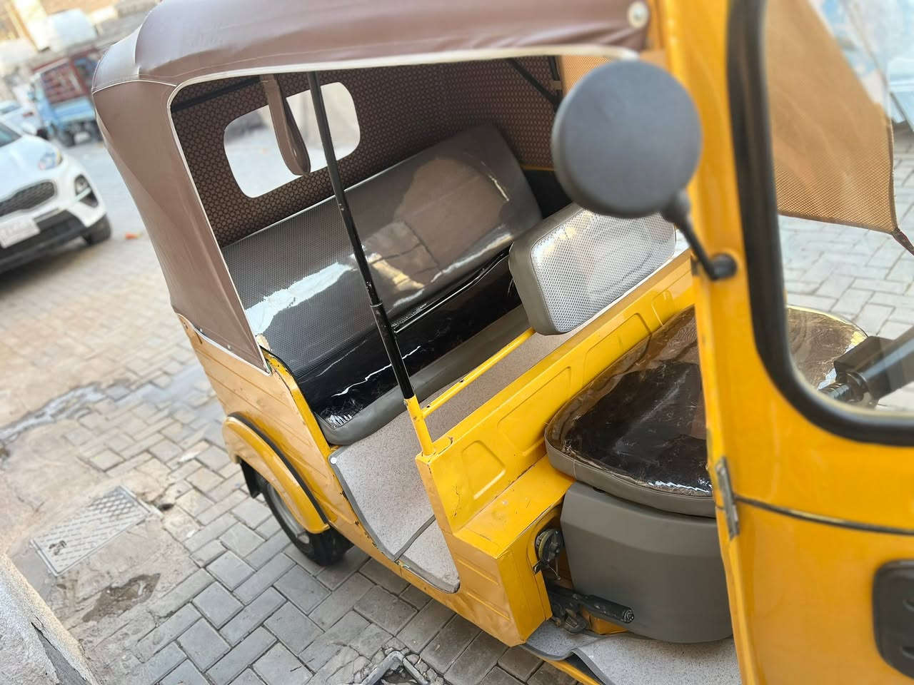 تكتك 19 جاهزه للعمل اي عيب ما بيهه  نضيفه كلش مرقم انگليزي تحويل ثاني يوم مكاني البلديات سعر 6 ملايين ونص بيهه مجال قليل ***********
