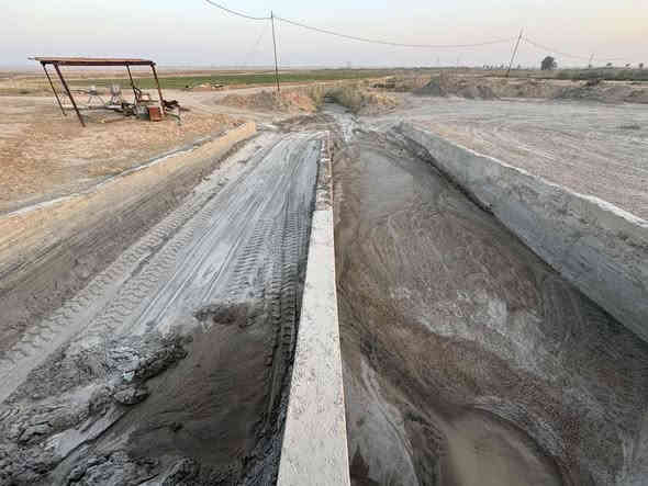 معمل رمل للإيجار 
الموقع: زنگورة / القرية العصرية

المعمل جاهز للتشغيل و لا يحتاج إلى أي صيانه
يحتوي المعمل على عيون كونكريت مسلح
حوض ماء عملاق 
غرف أداره و مطبخ و حمامات صحية
و ساحه تفريغ تتسع لكمية كبيره من المواد الخام
و ساحه تجفيف و خزن للرمل و الحصى  
الماء و الكهرباء واصلة للمعمل و لا توجد أي مشاكل بها

سعر الايجار
٣ و نصف مليون شهريا
    
للاستفسار
***********
