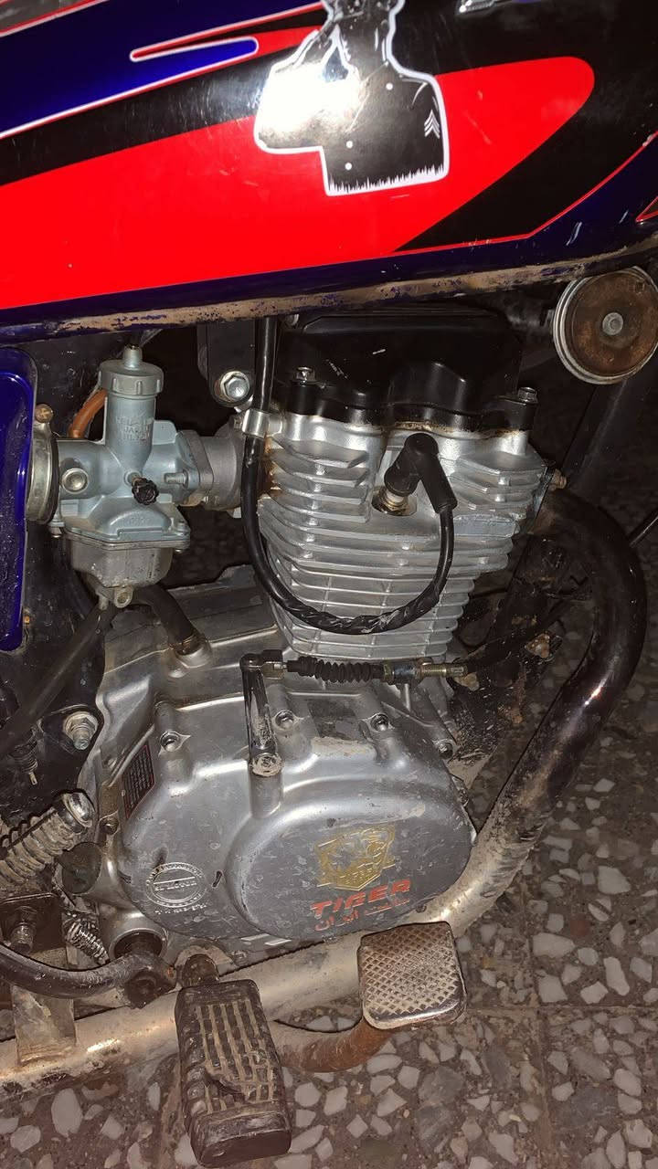 السلام عليكم دراجه تايكر للبيع٢٠٢١ مبدل بستم مال شركه وانطيك بي شرط نشاط ورزانه فول ومكفول ملاحضه الصالنصه مو هاي بدلته ب كاتم شلعه لاتسولفلي سعر٤٥٠ وبي مجال شي قليل مو شراي لاتعبني ولا تعبك مكاني بيجي***********
