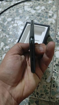 للبيع ايفون 11 برو العادي قافل ايكلود وتاركه جهاز زلغ مابي سعره قفل 10...