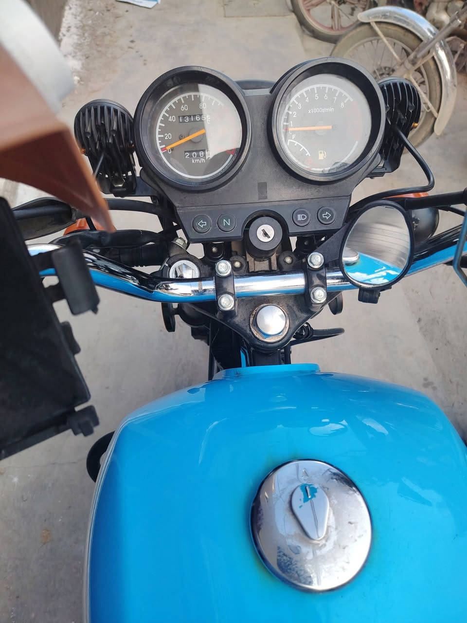 دايون موديل 23 طالعه ب 25 مامشتغله دلفري رقم كربلاء بعده بسم الوكيل كلشي بلادي نضافه شبه الجديده 

***********
سعر 2.700 بيه مجال دراجه جاهزه فقط اداور بسمك
