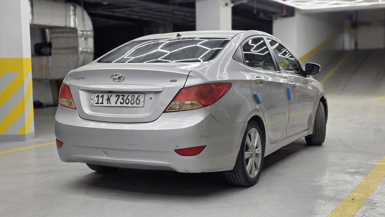 اكسنت موديل 2013
رقم بغداد بأسمي 
سيارة كلش حلوة 
بيها صبغ قبق صندوق بدون ضربه 
مكاني نجف 
للأتصال (***********)
