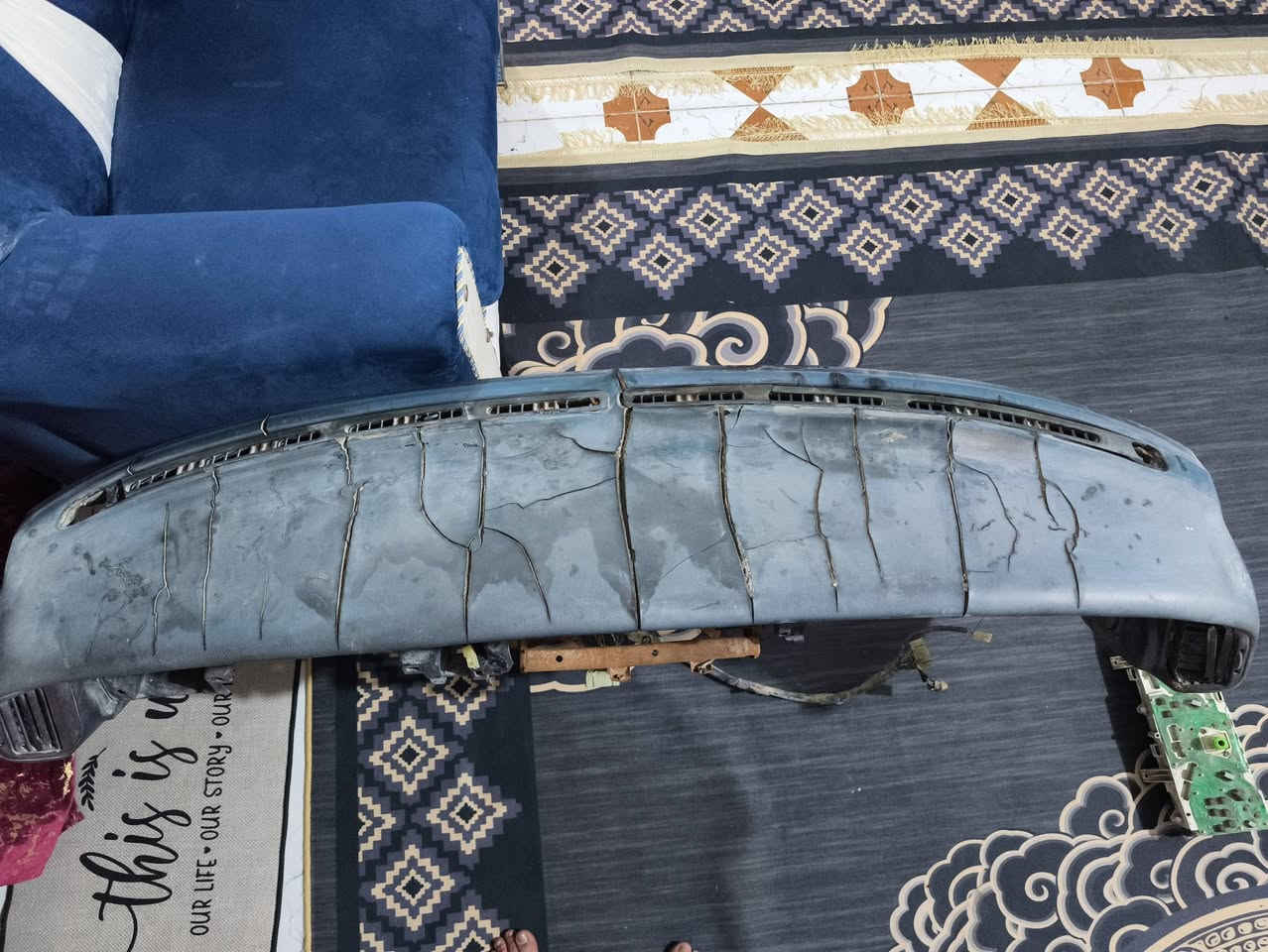 السلام عليكم من رخصت الادمن اخواني
غراض سيدان اسير بلاد
كيجات كيلو متر ايسر بلاد 50 الف
قاعده رقم 25 الف
عضمه دشبول ايسر بلاد السعر 100 الف
بطانه باب سيدان باب خلفي 75 الف
زوج مرايات 50 الف
دكتات تبريد 40 الف 
ماطور ماسحات ايسر بلاد شرط يشتغل ثلاث درجات 100 الف
تخم عضمات تكم 75 الف
درع تحت جكمجه العدد 2 60 الف
فرس سيدان ايسر بلاد 65 الف
دوسات تخم لون نيلي 60 الف 
الي ياخذهن كلهن بي خير ويدلل
العنوان مركز الناصري
رقم التلفون ***********
