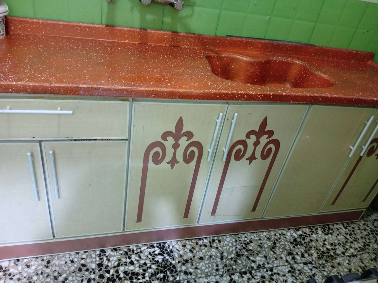 اغراض للبيع كاونتر مرمر تسكام وميز مرايه وكومديات وجربايه خشب درجه اولئ بدون تاج فقط سرير
الكاونتر ب300 وبي مجال قليل  
الكومديات عدد 4 ب30 الف 
ميز المرايه ب25 الف 
الجربايه 65 الف


**إذا كنت صاحب هذا الإعلان وتريد حذفه لأي سبب، رجاءا أرسل رسالة إلى الدعم الفني**