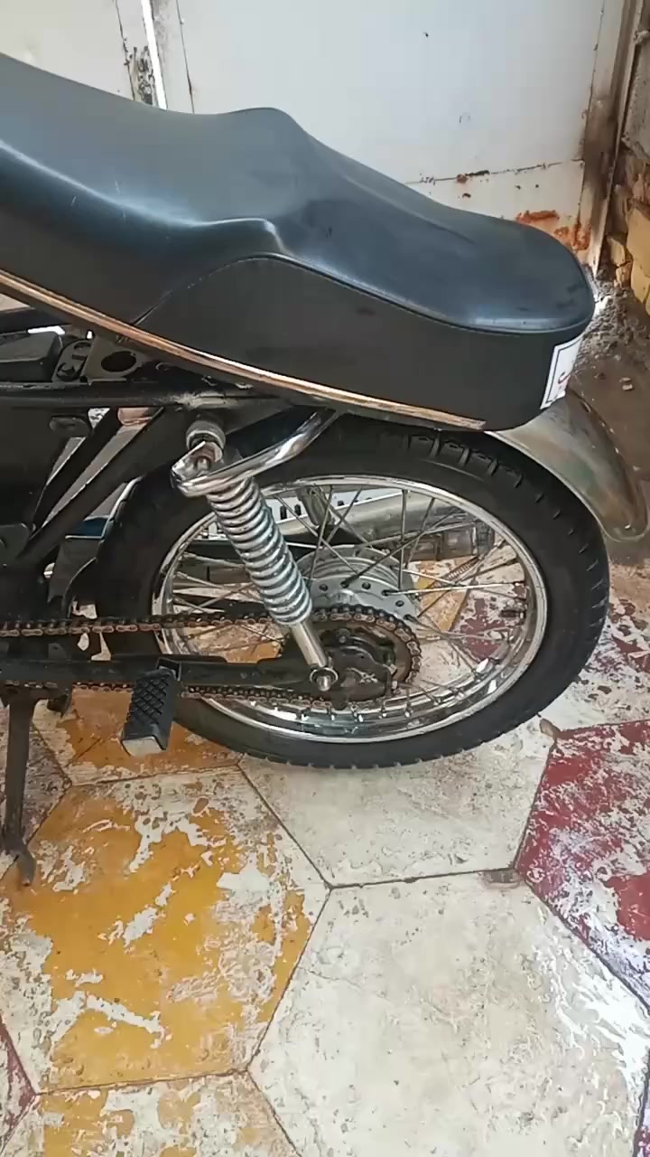 السلام عليكم دراجه نامه البيع الدراجه شوف عينك نضيف وا حلوه المكان ناصرية مركز تضحيه السعر 400 التواصل***********
