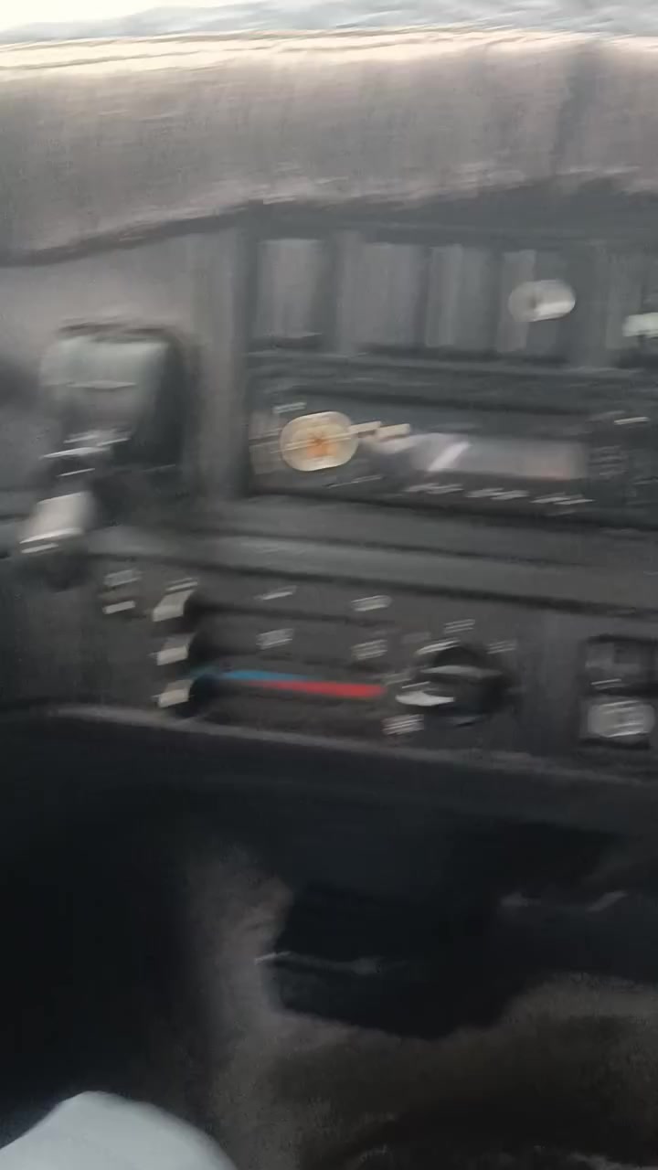 فالفو للبيع موديل 2001 رقم سليمانيه انگليزي جهاز بافنگر 7 طن سيارة كفاله عامه سنويه جديده اتصل على الرقم ***********
