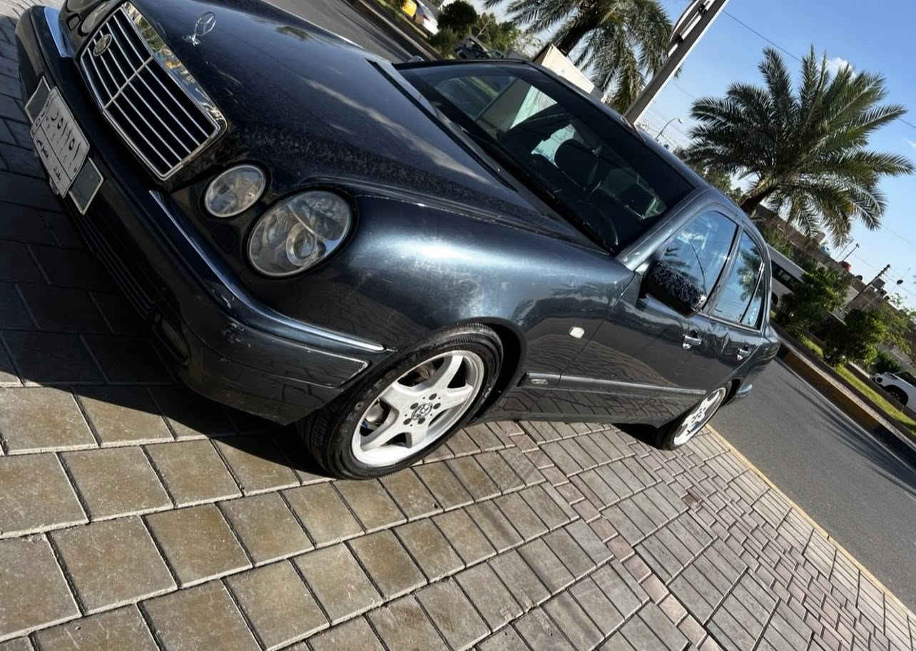 ام عيون 1998 محرك V وارد يابان افنكارد
ويل AMG 17 تو سايز

سستم صوت Pioneer

افنكارد وارد ياباني

صبغها جاملغ امامي وبيها جراد بالتكم 

مغلف بنيد وقماره كاربون فورجد. جراد بالبنيد

لايتات عدسه زنون عالي ناصي وبلاجكتور

وبيها طخه خفيفه بالجاملغ الخلفي بعدها ممصلحه 

شاشه كار بلي + داش كام وكامره اماميه

***********
السعر 90$

