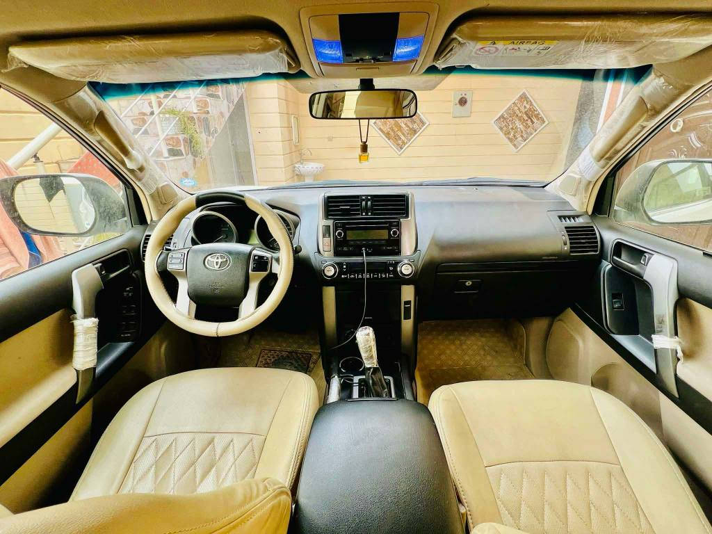 پرادۆ مۆدیل 2013 
سەیارەیەکی جوان و پاک و بێ مەسروف 
سەنەوی نوێیە تا 2029 
بەناوی خۆمانەوەیە 
مواسەفاتی 
دەبڵ ئەکسل 
سەلاجە 
سێ ڕیزکوشن 
سەیارەکە بێ بۆیاغە و بێ عەیبە 
ماڵی دۆستە 
ژ.م : *********** كالار, السليمانية
