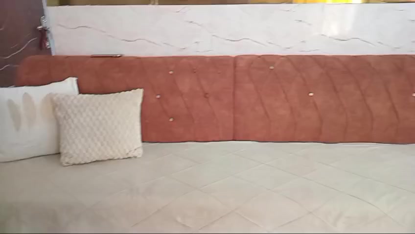 السلام عليكم ديوان 6..أمتار سفنج تركي تسكام مع زاويه مضمومه لضيق المساحة مطالعه بالتصور اني مكلف بالنشر هذا رقم راعيه ***********
السعر 300 وبي مجال
