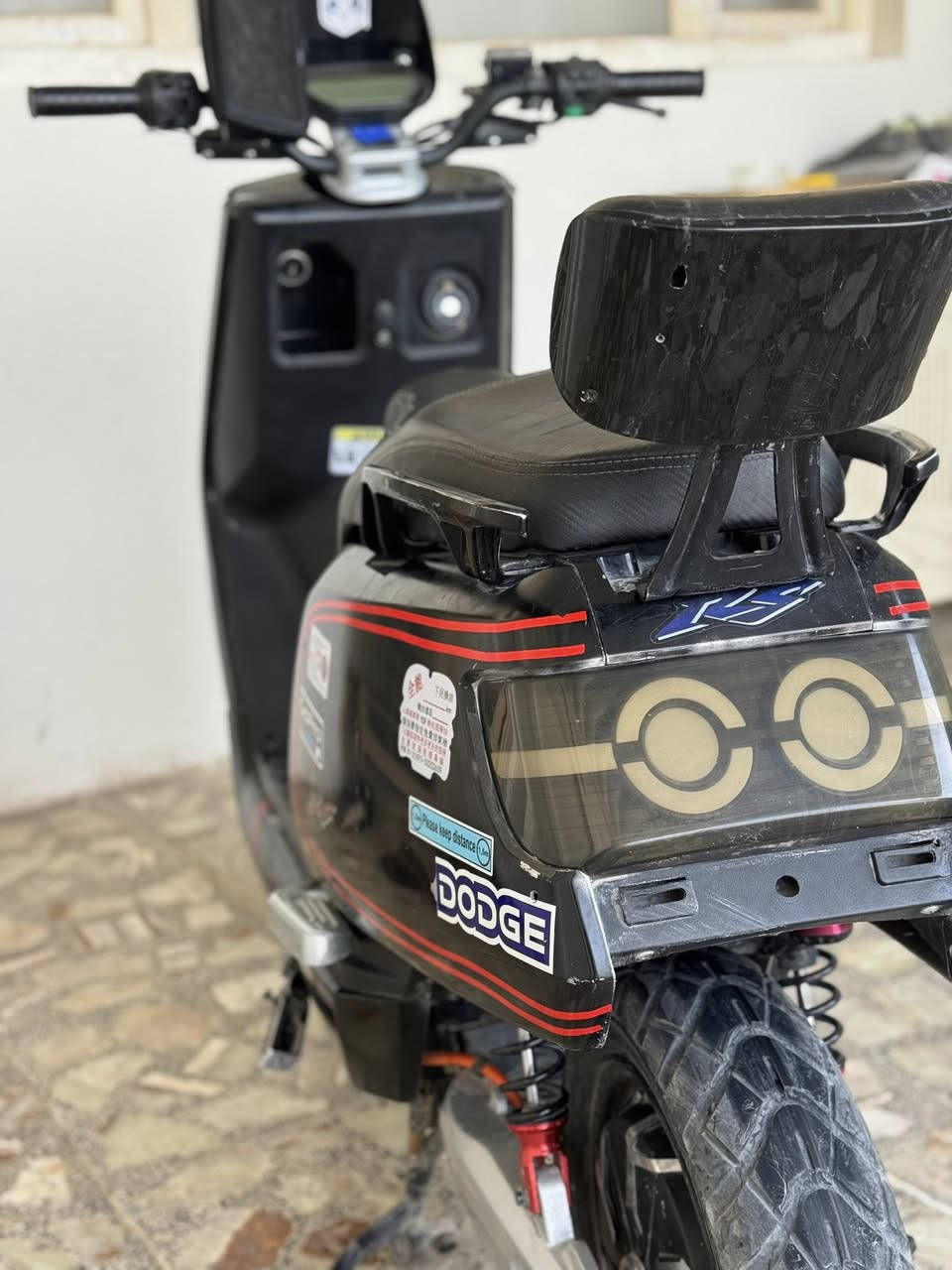 السلام عليكم دراجة شحن نوع كاسحه 2024 للبيع 6 بطاريات تمشيك ب الشحنه الوحده 80 كيلو حقيقي و امشي 110 100 حقيقي سويج بصمتين السعر 600 و بيه مجال للطيبين 
الاستفسار ***********
