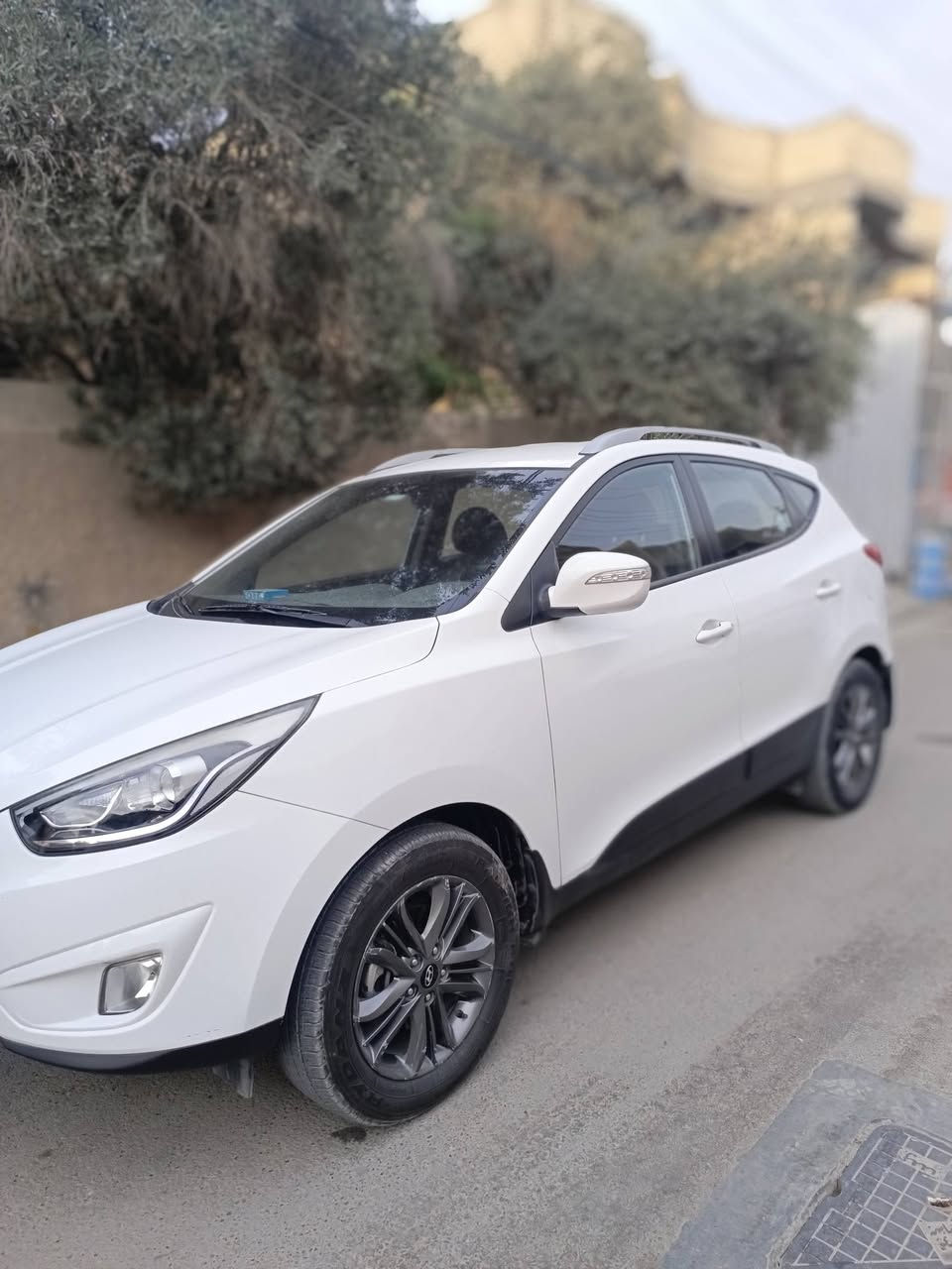 توسان ٢٠١٥
ماشية ٩٩ وقابلة للزيادة  رقم بغداد 
مواصفات التوسان معروفة ليد وشفط .....٥ ويل 
اكو شخط بالصفحة هلال مال املغ وشوية بالباب 
سيارة من بسماية للدوام 
محرك خير من الله مكفول كير ومحرك وبدي مكفول 
سعرها ١٥٥ وبيها مجال للشراي 
موجود بالامين وبسماية 
للاستفسار   ***********
