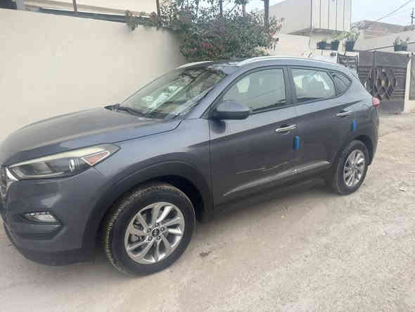 السلام عليكم توسان للبيع موديل 2016 gdi 2400 سيارة داخلة كلين تايتل مابيها ضربه هنا نضربت بلعراق الضربة واضحة بلصوره  السونار هم موضح بلصوره سيارة خير من الله صدر جديد تخم تاير جديد كلشي جديد سعر 150 بيها مجال 
للاستفسار ‭0771 477 1375
