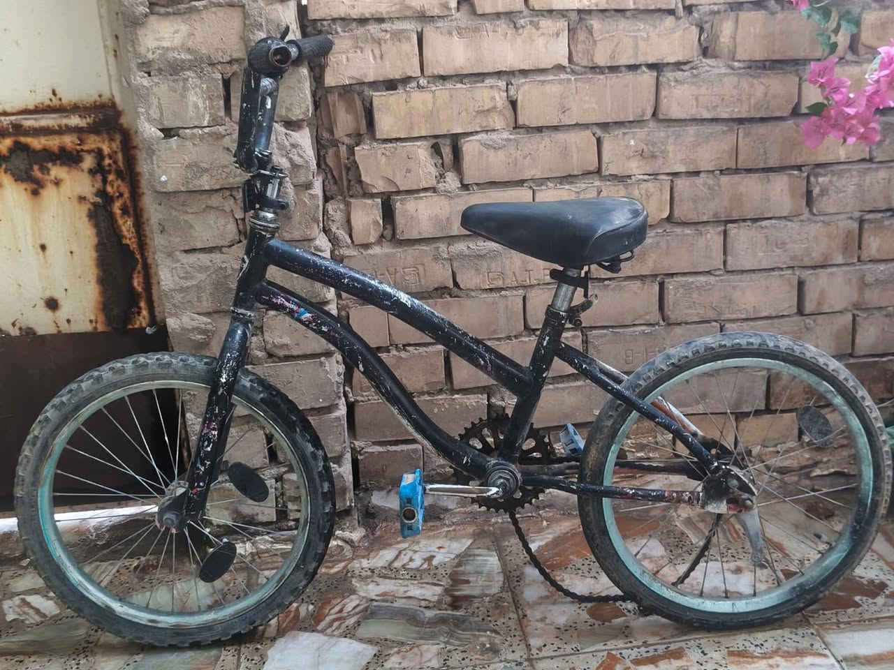 باسكل للبيع اسمه BMX سعره 30 الف قياس 20 @إشارة


**إذا كنت صاحب هذا الإعلان وتريد حذفه لأي سبب، رجاءا أرسل رسالة إلى الدعم الفني**