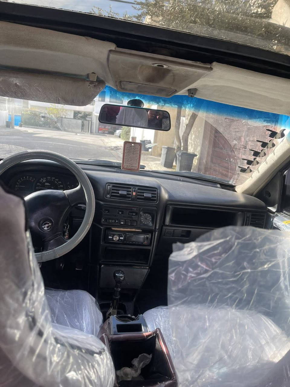 ئۆپڵ علووج مەکینە ۱٦ قایش پان پاوەر علووج ماڵی مەدەنی و دزیاری بەشەرت مووس و بڕاوەی نیه سەیارەکە توندوتۆڵە گەرمی و کارەبایی و فڵچەو ئاوی فڵچەو ئیشارەت کامل هەمووی ئیش دەکا چوار تایەو ویلی سپۆڕتی جوانی لەبنە سەیارەکە سڵایتە مۆدێلی ۱۹۹۲ خایس و ڕزیوی نیە هەتا بڵێی جوان و توندوتۆڵە گێڕو مەکینەو سەرف و بوخار دووکەڵ بەشەرت شوێن کۆیە ***********
