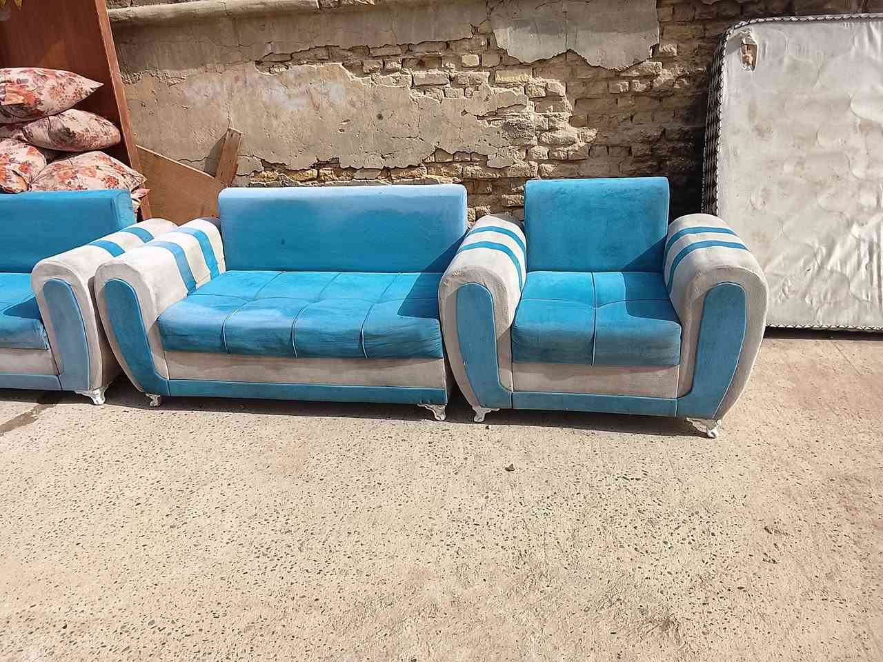 تخم تركي تفصال 10نفرات نضيف جدا مابي ضرر اسفنج وقماش وخشب درجه اولى سعره 150وبي مجال بسيط مكاني بالقاسم ***********
