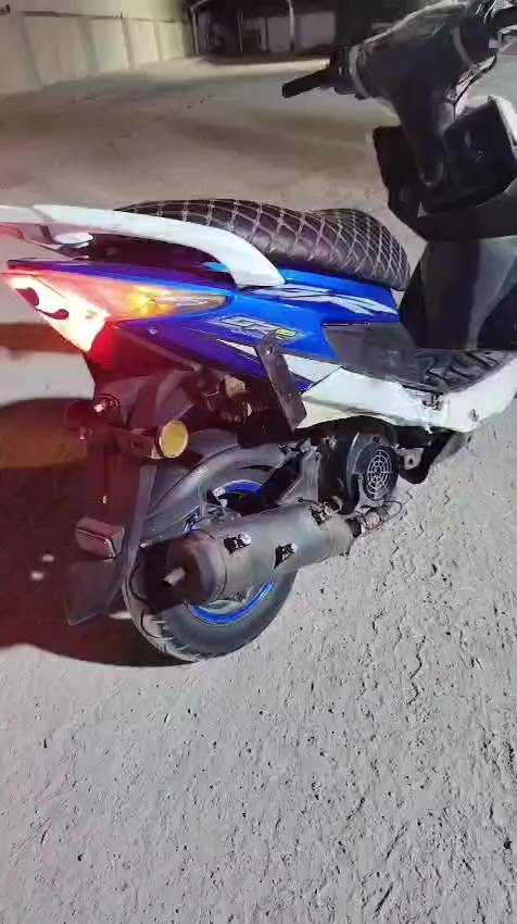 السلام عليكم ماطور للبيع  سايم نحله موديل 2014نضيف مال شغل تروح بي وتجي مكينه بيهة  خيط تبخير والماطور جاهز صلف هندر كهربائيات كلهة شغاله لايت سكن اشاير الماطور حلو السعر 325وبي مجال للشراي اتصال عل رقم ***********.. الرقم بس واتساب فقط اوخاص مفتوح... مكاني الانبار هيت
