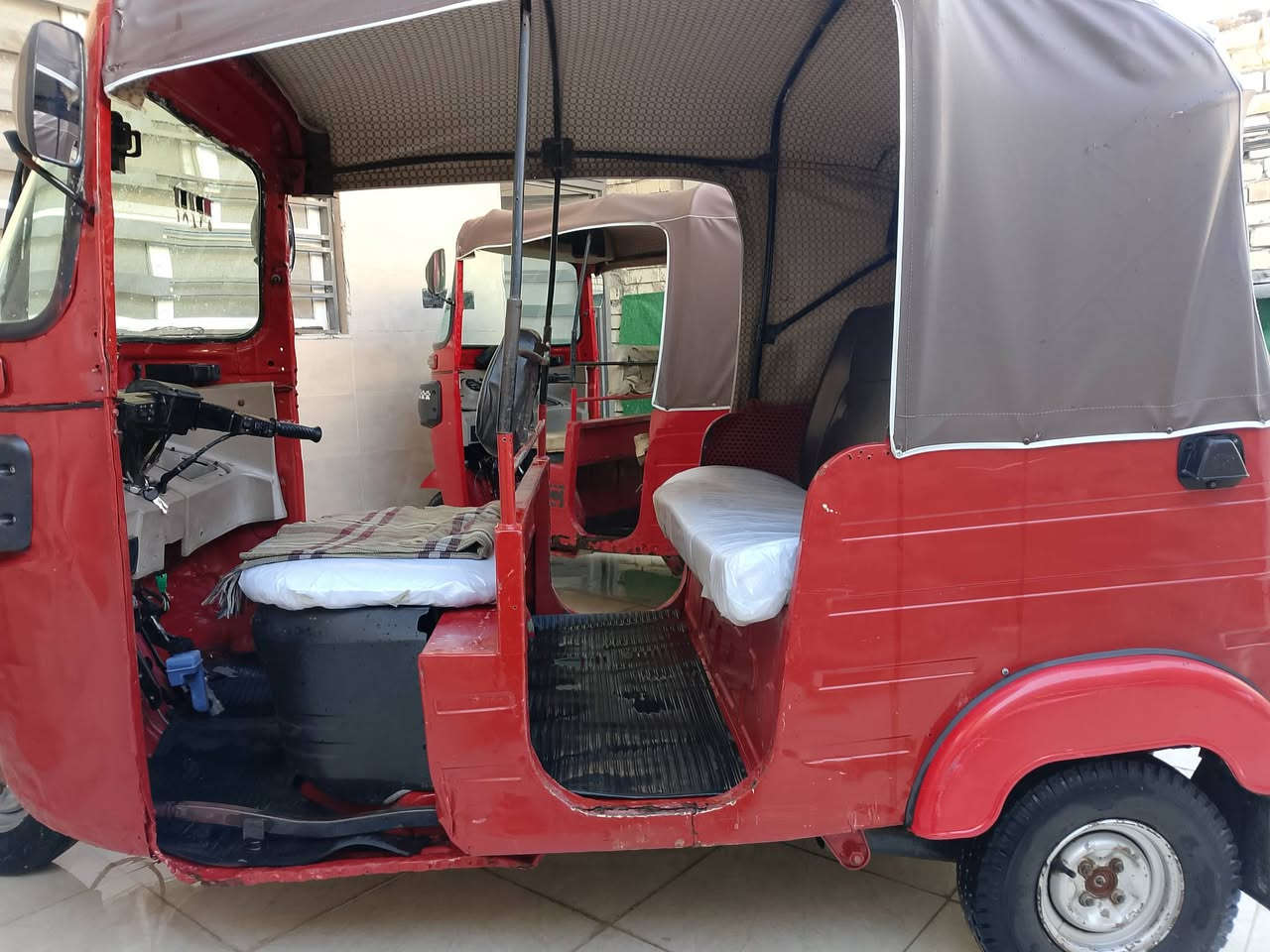 السلام عليكم
اوراق مكاتبه يم مكتب حسين اوراق كامله بس بل حاسبه مال مرور مايسجله البيعلك اوراق ماترقم
تكتك جاهزة كهربائيات كلهة شغاله
3و700
مكاني كربلاء 
***********
