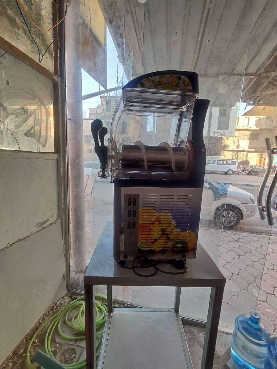 🍦 ادناه بيع: مكينة إزبري (Hosk) تركية جديدة 🍦
​السلام عليكم ورحمة الله وبركاته،
​للبيع مكينة إزبري وسلاش ماركة Hosk تركية المنشأ. المكينة جديدة زيرو (طك الكارتون) وغير مستخدمة نهائياً (الله شاهد على كلامي).
​📌 تفاصيل المكينة وسبب البيع:
​حالة الجهاز: جديدة تماماً، تم شراؤها من الوكيل مباشرة أثناء تجهيز المحل.
​سبب البيع: صار خلاف مع الشريك وقررنا فض الشراكة قبل الافتتاح.
​💰 السعر:
​سعر الشراء من الوكيل: 2,500,000 د.ع
​سعر البيع المطلوب: 2,300,000 د.ع (وبيها مجال بسيط حق الجية للشراي )
​📍 الموقع والتواصل:
​الموقع: النجف الأشرف - شارع المدينة.
​للتواصل والاستفسار يرجى الاتصال على الأرقام التالية:
​📞 ***********
​📞 ***********
