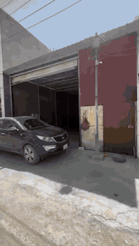 للايجار مخزن في البياع
🌍 الموقع: البياع، شارع 10
📏 المساحة: 150 متر مربع
📐 الواجهة: 7.5 متر
🏢 الارتفاع: 8 متر
🌐 النزال: 20 متر

المميزات:
 • مجهز بمكتب و رفوف.
 • يحتوي على عربة تنقل داخلية.
 • مزود بكهرباء مع مولد وطني.
 • الأرضية فلات (قطعة واحدة).
 • بابين:
 • باب مخصص لدخول العمال (خدمية).
 • باب مخصص لدخول السيارات الكبيرة (تحكم عن طريق الريموت).

ملاحظات:
 • المخزن محمى من الظروف الخارجية مثل المطر والرياح.
 • المخزن مجهز للاستخدام من قبل صاحب الملك.@إشارة***********
📞 للتواصل والاستفسار، يرجى الاتصال عبر الرسائل الخاصة
