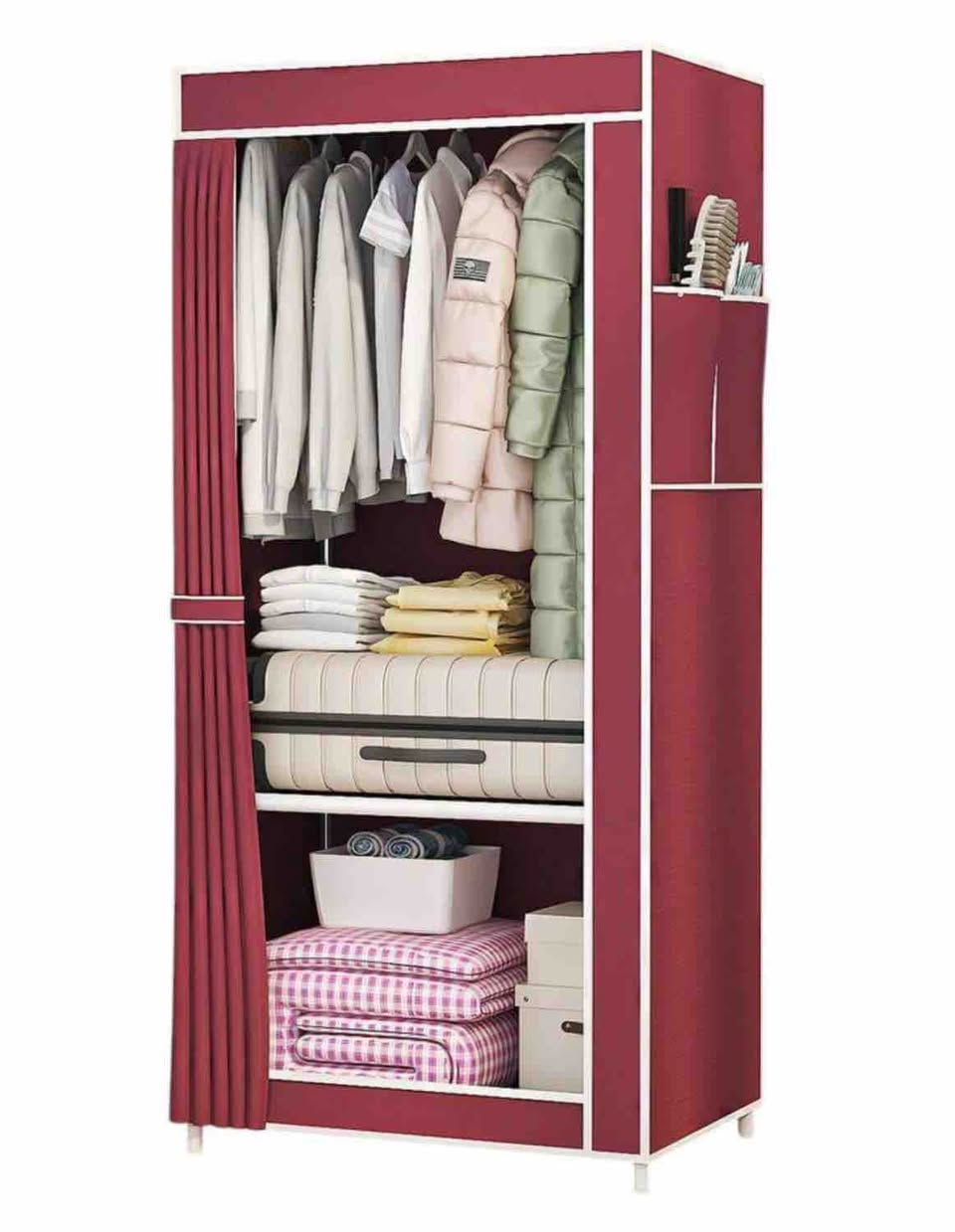 خزانة قماشية عملية بتصميم أنيق تناسب مختلف المساحات ، مصنوعة من هيكل معدني متين مغطى بقماش عالي الجودة للحفاظ على الملابس وحمايتها من الغبار. الأبعاد: الارتفاع 146 سم، العرض 56 سم، العمق 44 سم. الالوان : 1 - الاسود 2 - الاحمر 3 - عسلي تحتوي على مساحة تعليق واسعة للملابس الطويلة والمعاطف، إضافة إلى عدة رفوف لتخزين الملابس المطوية، البطانيات، أو الصناديق. مزودة بجيوب جانبية لحفظ الأدوات الصغيرة، وستارة أمامية قابلة للفتح والإغلاق بسهولة، مما يسهل الوصول للمحتويات ويحافظ على مظهر مرتب وأنيق

السعر الكامل مع التوصيل لجميع المحافظات ٢٧٠٠٠


**إذا كنت صاحب هذا الإعلان وتريد حذفه لأي سبب، رجاءا أرسل رسالة إلى الدعم الفني**
