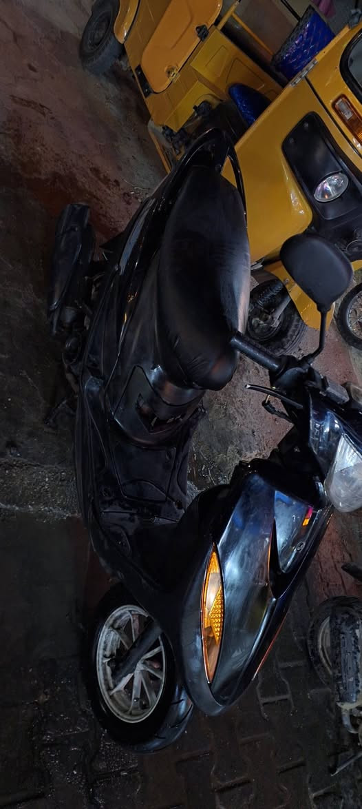 يا الله السلام عليكم دراجه ماكس عدله مكفوله كفاله عامه من كلشي بيه 
نقوصات بسيطه مثل قبق بكلايت ودشبول ما يشتغل 
مكينه ما مفتوحه بلاديه بوشه ٤٩ بلادي 
وصل معرض بيه 
عنواني حي الحر الثوره قرب فلكة الثوره 
السعر 750 وبيه مجال للطيبين 
الرقم للاستفسار//***********
