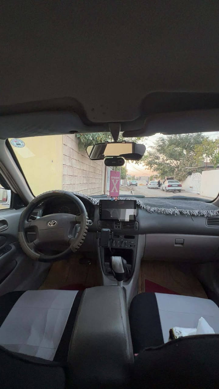السلام عليكم كورلا موديل 2000 سنويه لحد 30 بيها دفتر بانزيل  محرك 1800 كير و محرك شرط تبريد ثلج اربع تواير جديد باتري جديد دومه كامل السيارة صبغ حزام هذا رقمي الشراي يتصل ما متواجد عل فيس  ***********
