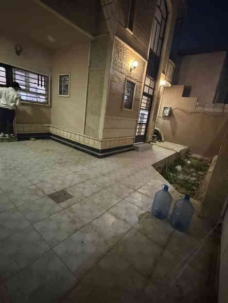 للإيجار فقط – مجمع الفردوس
بيت مميز وبموقع راقي قريب من الشارع العام خلف مطعم ليالي دجلة

المساحة: 200 م²
عدد غرف النوم: 4
استقبال واسع ومريح
مجاميع صحية: 3
كراج سيارة
حديقة صغيرة
خدمات متكاملة

💰 السعر: 500 ألف – قابل للتفاوض

للتواصل والجادين فقط:
📞 واتساب: ***********
