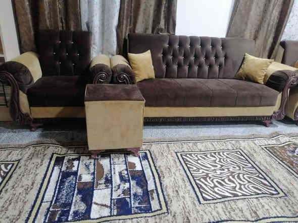 للبيع ١٠ مقاعد تخم سعر ٣٠٠ وبيه مجال ع خاص
الصقلاوية شارع ٢٠
*********** للإستفسار
