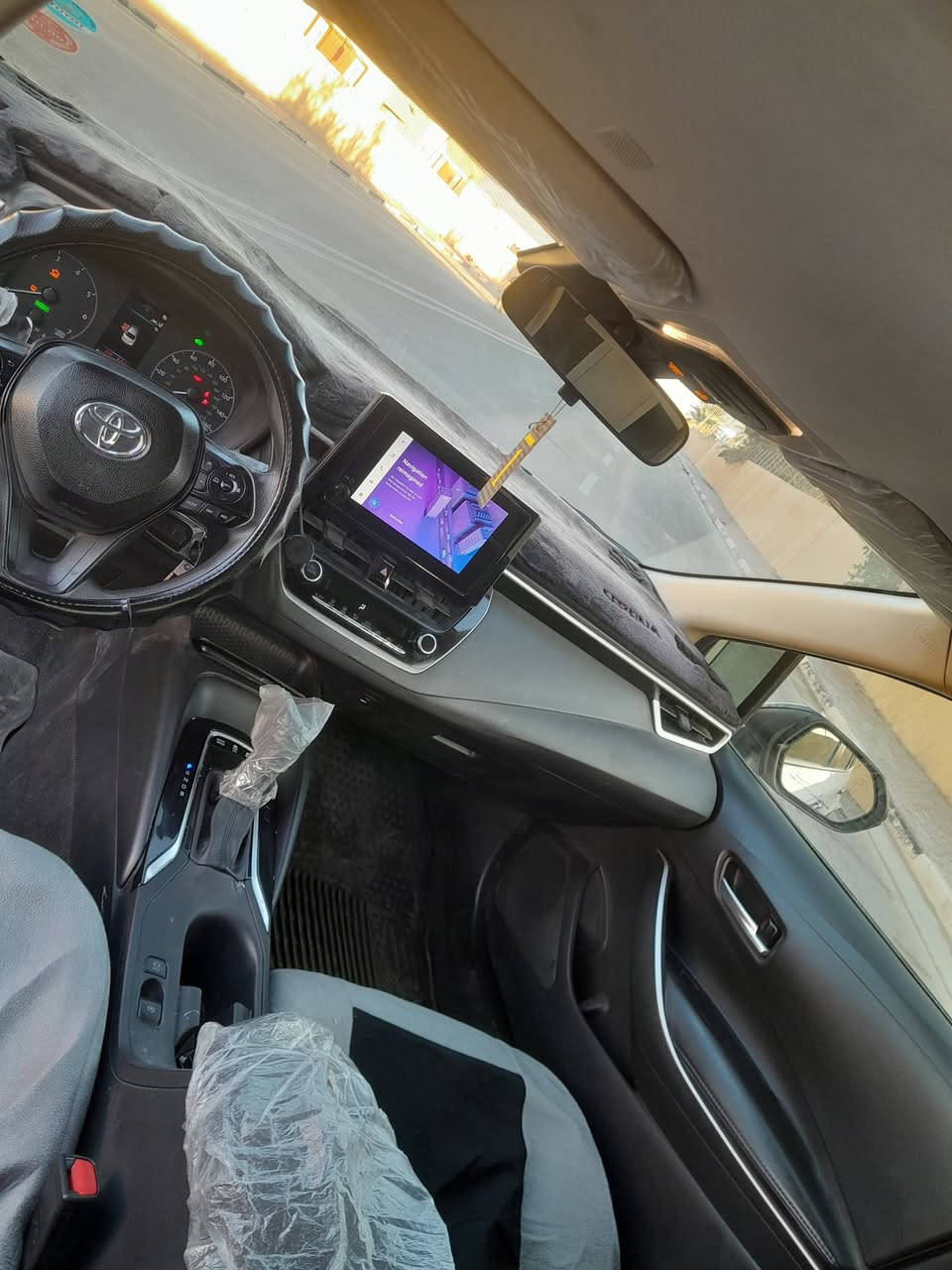 محرك 1.8 هايبرد (اقتصادية كلش بالبنزين)
ناقل حركة CVT أوتوماتيك
 نظام ECO لتوفير الوقود
 شاشة معلومات وسطية
 كاميرا خلفية
 حساسات 
 إضاءة LED خلفية
🔹 لون أبيض
🔹 رقم  بغداد
مكان السياره كربلاء والسياره مال جناي خير من الله 
السعر 158 وبيه مجال للشرايه 
للاستفسار ***********
