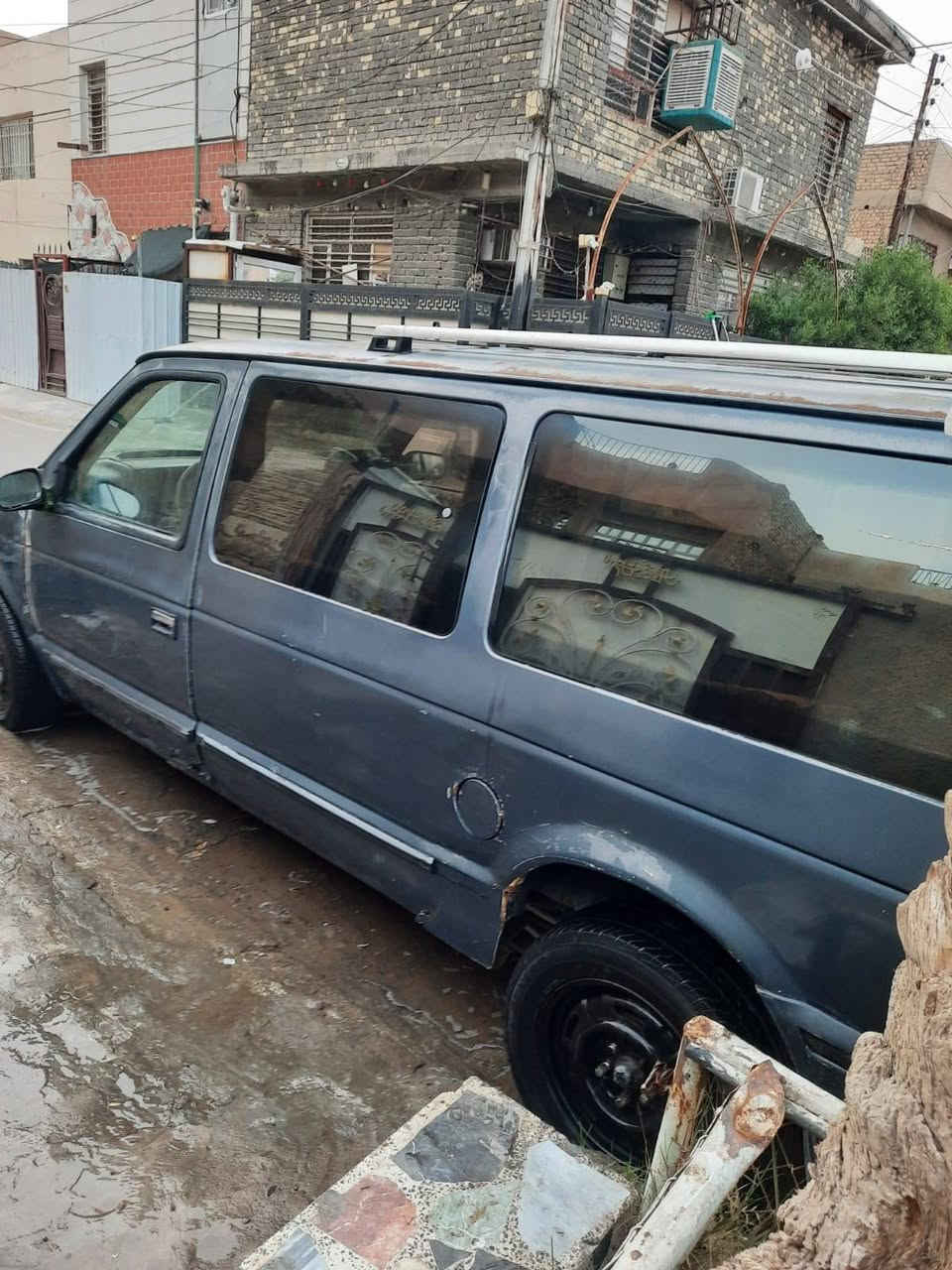 السلام عليكم ورحمة الله وبركاته دوج للبيع الطوله رقم نجف موديل واحد ٩١ راعيه يريد تحويل بل نجف من بغداد نواقص السياره لاستيك ولف ونقص الجامه الخلفيه عليه الجامه الخلفيه وباور ستيرن وهاي كدامك السعر ٢٠ رقم *********** وخادم نخم تأير وباتري جديد ونوزلات وفيت بم جدد
