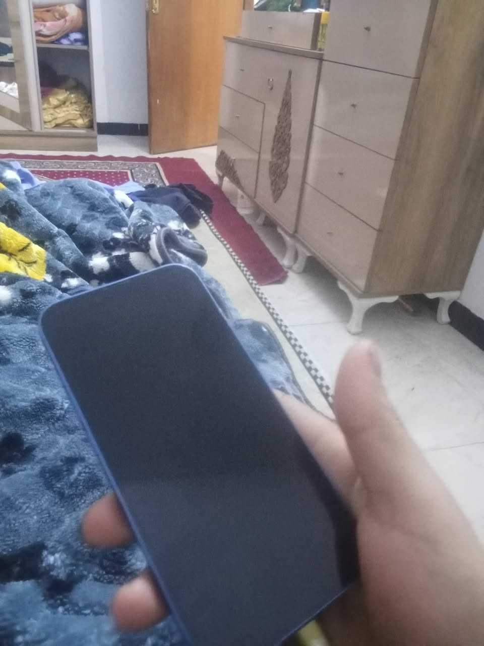 السلام عليكم 13عادي فول نظافه كلشي ممبدل بي علة ايدي من اول ما نزل معتني بي كلش ويا الكارتونه مالتك للبيع تواصل واتس اب ***********
