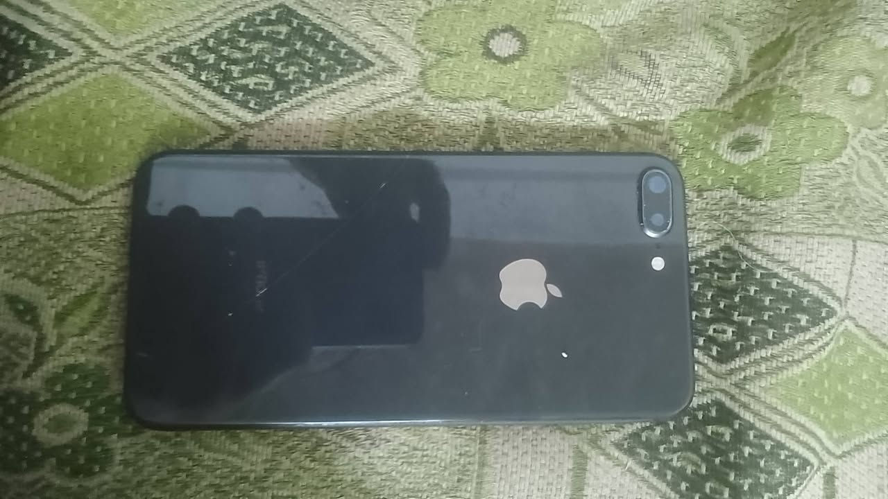 للبيع فحم في فحم ايفون 8 بلص يحتاج شاشه فقط
ايفون x عادي يحتاج شاشه وضهر  سعره الثنين 70 الف قفل تواصل واتساب فقط ***********
