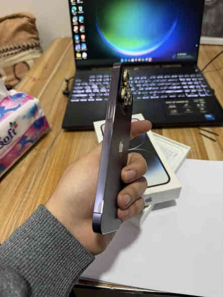 السلام عليكم ايفون ١٤ برو ماكس ذاكرة ٢٥٦ بطارية ٨٠ شرق اوسط ملحقات كارتونة مطابقه  الجهاز نظيف جداً بدون فتح بدون تبديل بدون اي ضرر كلشي شغال بي 
السعر ٩٠٠ الف وبي مجال حك الجيه
مكاني بغداد - ابو غريب 
***********
