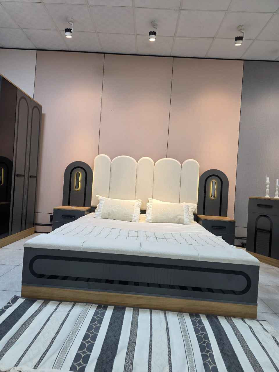 غرفة نوم ميس ابواب 10 قطع معمل اصلي درجة اولى📢

نفس الصورة بالضبط💯
برغي وجوي حديد
سرير جك خزان 
ابواب الوسط المنيوم جام شفاف
انارة لد بالكنتور 
انارة بالكومديات
تقاطيع مميزة 
نرمايد هيدروليك 
سكك ثلاث مراحل  
نقوش درجة اولى ✅
متوفرة بلون رصاصي ✅
قياس الكنتور مع الملحق 335سم✅
سرير 180 *200 ✅

 
السعرمليون و300 كربلاء, العراق


**إذا كنت صاحب هذا الإعلان وتريد حذفه لأي سبب، رجاءا أرسل رسالة إلى الدعم الفني**