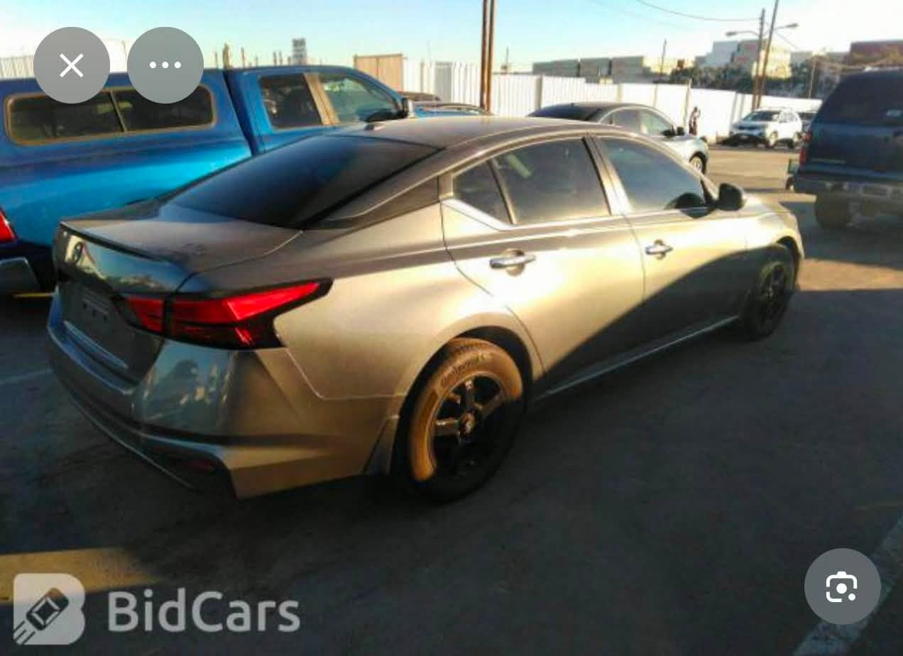 نيسان التيما للبيع موديل 2020 s رقم سليمانيه
السعر 133$ او بيه مجال 

السياره ضرره بابين بدون تكم او اي شي مبدلات البابي او بيه فعصه خفيفه بنفس البابي مال ضرر 

السياره نظيفه او على ايدي صوره الحادث بالمشنور مال امريكا 

طبعا 

دهن كير جديد 

دهن محرك جديد 

تايرات جداد الزوجين 

الدسكات جدد

الكير والمحرك على كفالتي 

للتواصل فقط على الرقم 

مكاني ديالى الخالص 
***********
