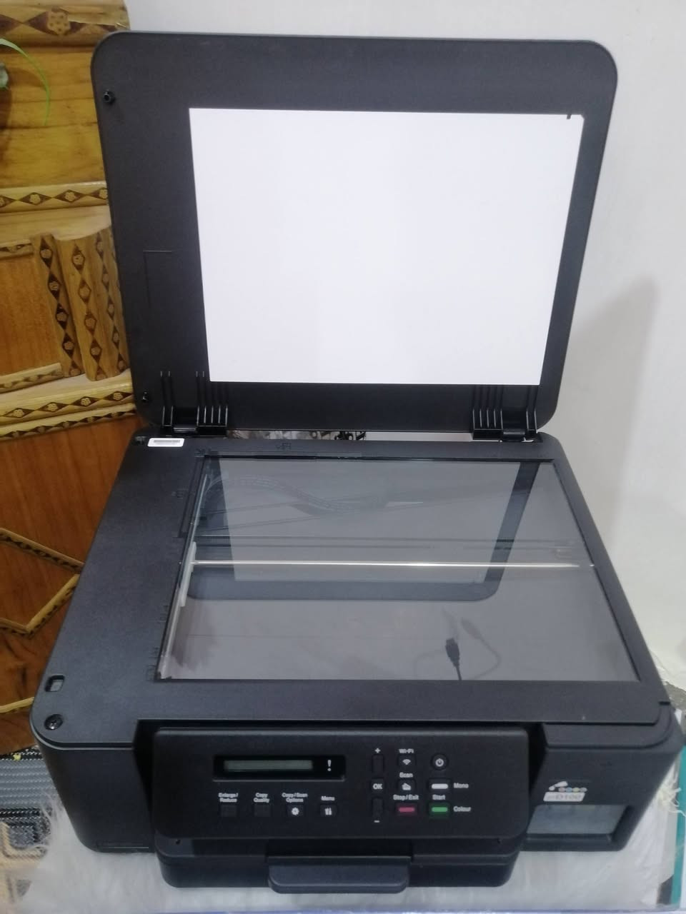 سلام عليكم طابعه برذر t530 مستخدمه قليل نضافته 100٪ كامله مواصفات سكنر استنساخ طباعه واي فاي تطبع وجهين تلقائي طابعه اقتصاديه منضومه حبر سائل مراوس بلابتوب او بيع السعر 160 العنوان بابل متوفر توصيل لكل محافضات العراق للتواصل او الاتصال ع الرقم/***********
