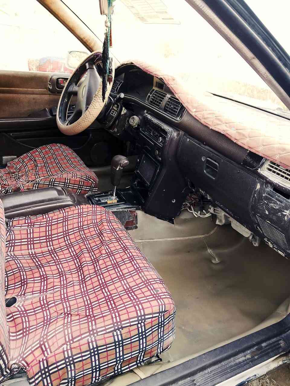 سلام عليكم سياره شيزر عضم موديل 91رقم نجف سعره 33بيه مجال او مروس 
مكان سياره نجف مشخاب  رقم***********
