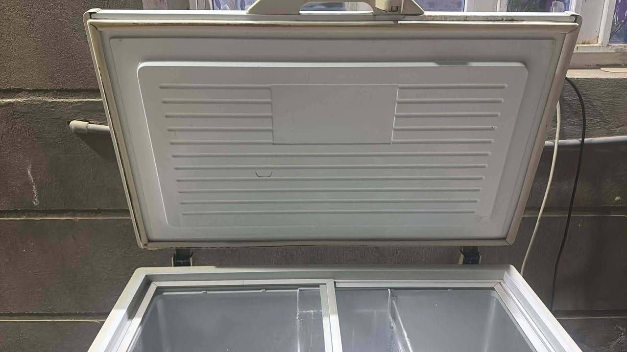 مجمده شغاله ونظيفه يردوها بـ125 الف بالمسیب وهذا رقمهم ***********
