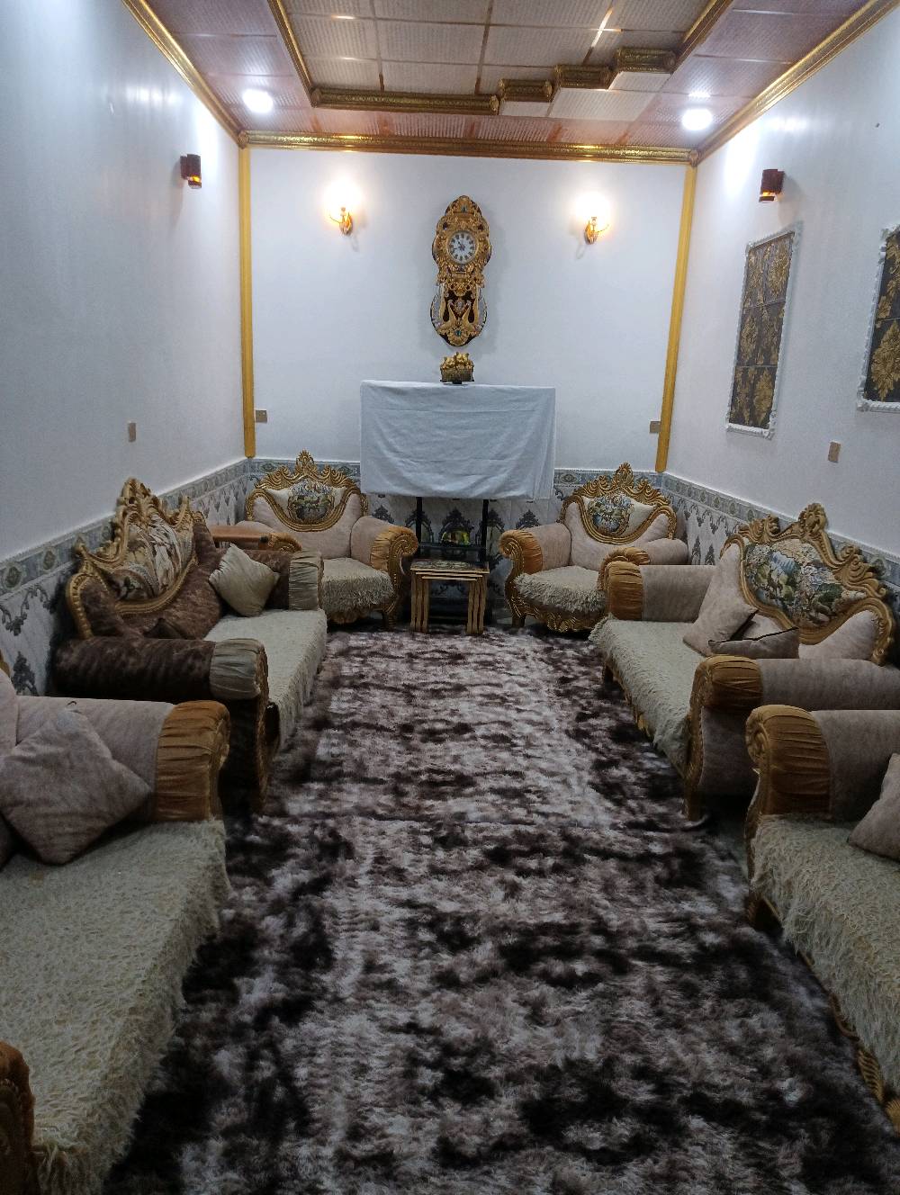 العنوان  محافظه البصره الزبير الجاهزه 
 تخم قنفات مستعمل نضيف كلشش 