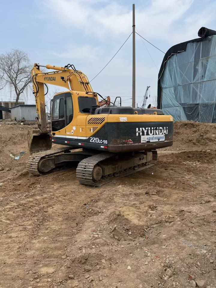 Nice-looking Hyundai 220-9S, great performance under the hood - this is a real quality machine. +8613933207357


**إذا كنت صاحب هذا الإعلان وتريد حذفه لأي سبب، رجاءا أرسل رسالة إلى الدعم الفني**