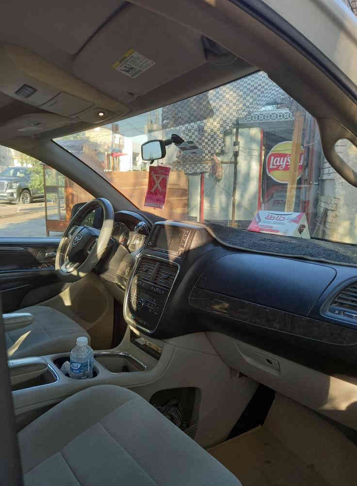 سلام عليكم
سلام عليكم
 السياره للبيع فقط 
دوج كرفان 2011
رقم بغداد بأسمي
فول مواصفات
7راكب
مكينه 6سلندر 3600
الابواب كهرباء 
مقعد السايق كهرباء
صندوق كهرباء 
مقعد سياحي
ثلاث قطع تبريد
تحكمات ستيرن
كامره خلفيه
شاشه 
ضربتها نص جاملغ
نقصها صدر خلفي
سعرها: 138ورقه
رقم :***********
العنوان :بغداد الصليخ
