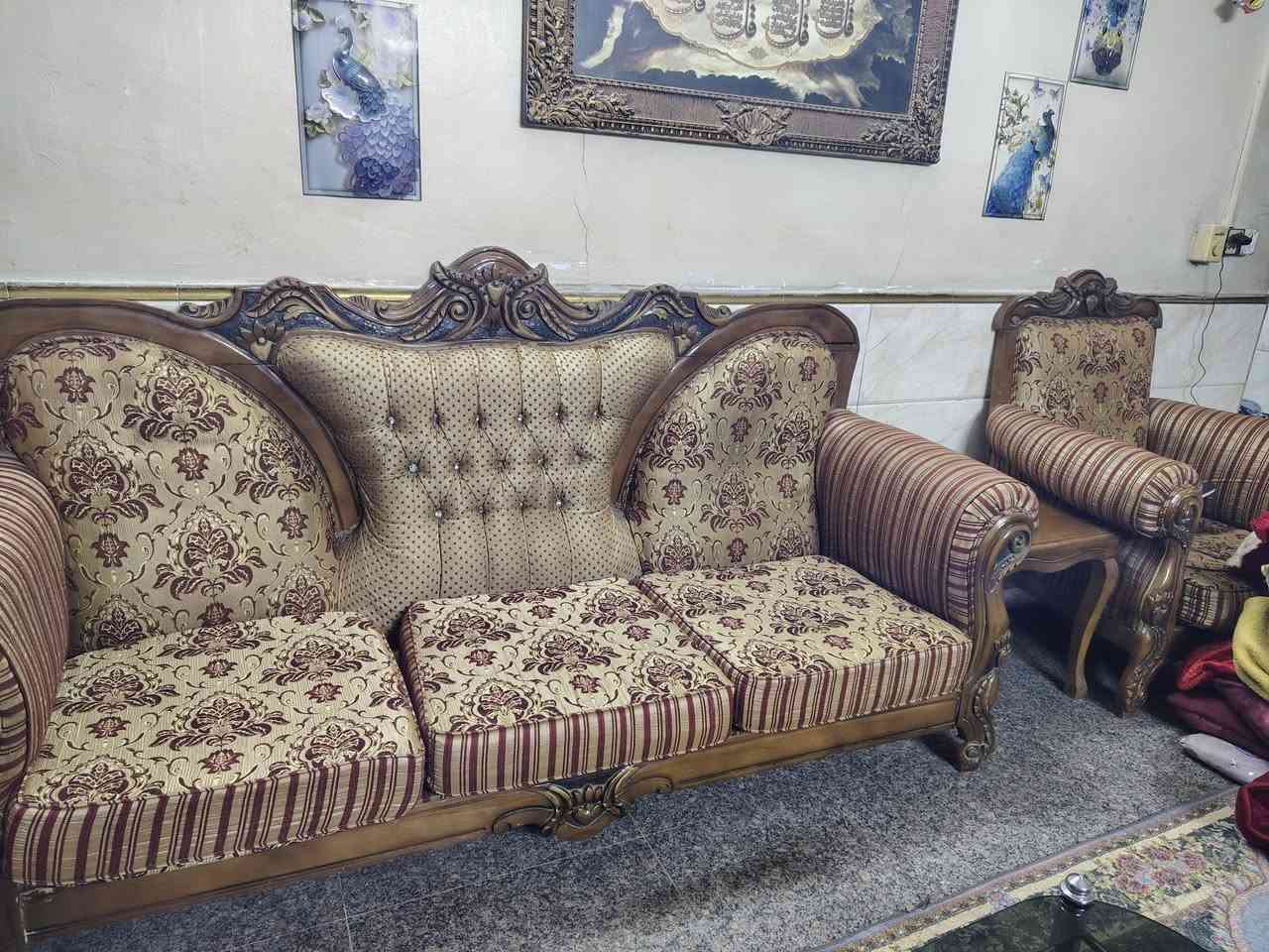 السلام عليكم تخم تركي خشب زان عشر مقاعد نظافة 80 بالميه سعره 400 مكاني بغداد البياع رقم الهاتف ***********
