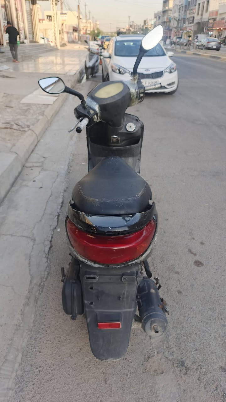 السلام عليكم بريز بغباء نوزل خطين دراجه بلاديه سعر 600 وبيه مجال للطيبين نضافته 70 بل ميه للبيع او مراوس بسكنس فحل مكان لبنوك سوك الميثاق الاستفسار على هاذا رقم *********** متواجد لعصر
