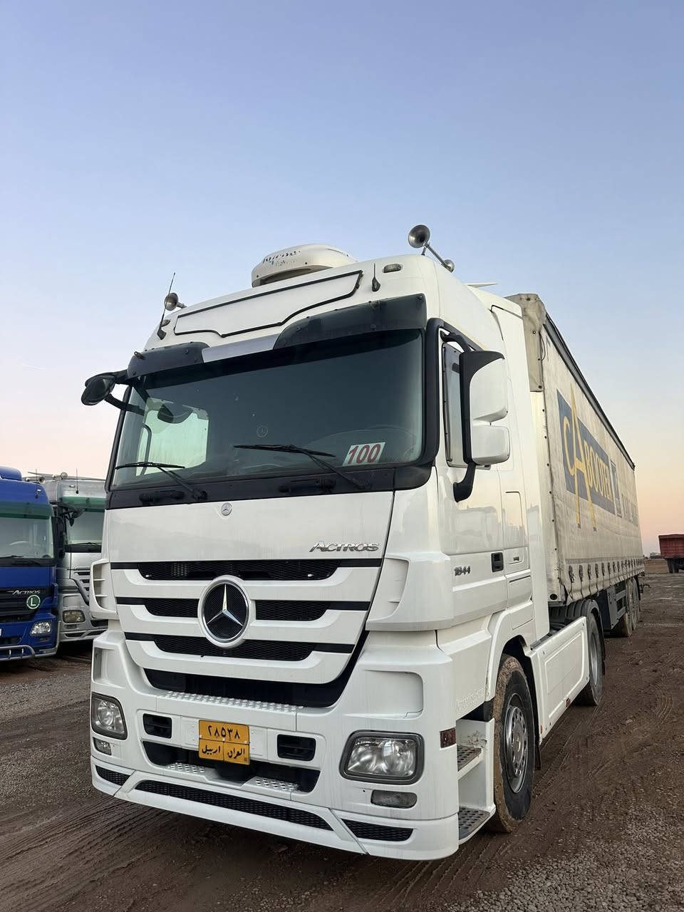 للبيع مارسيدس اكتروز تريله جادر 
موديل 2011
الحجم 1844
مواصفات سياره كامره حساس 
ريتايدر تبريد ثلاجه مبرده عل قماره 
عربانه شمتز 
***********
***********
***********
***********
