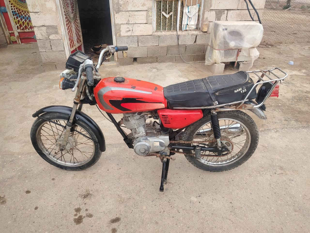 السلام عليكم دراجة ايرانيه للبيع تخم تاير عينه لايت كله شغال شغاله انكر وطلع جاهزه مكفوله شاصي ومكينه وكيل سيد حيدر اوراق اصولي كامله موديل 2017 مكاني كحلائ شراي يتصل *********** سعر 475 الف
