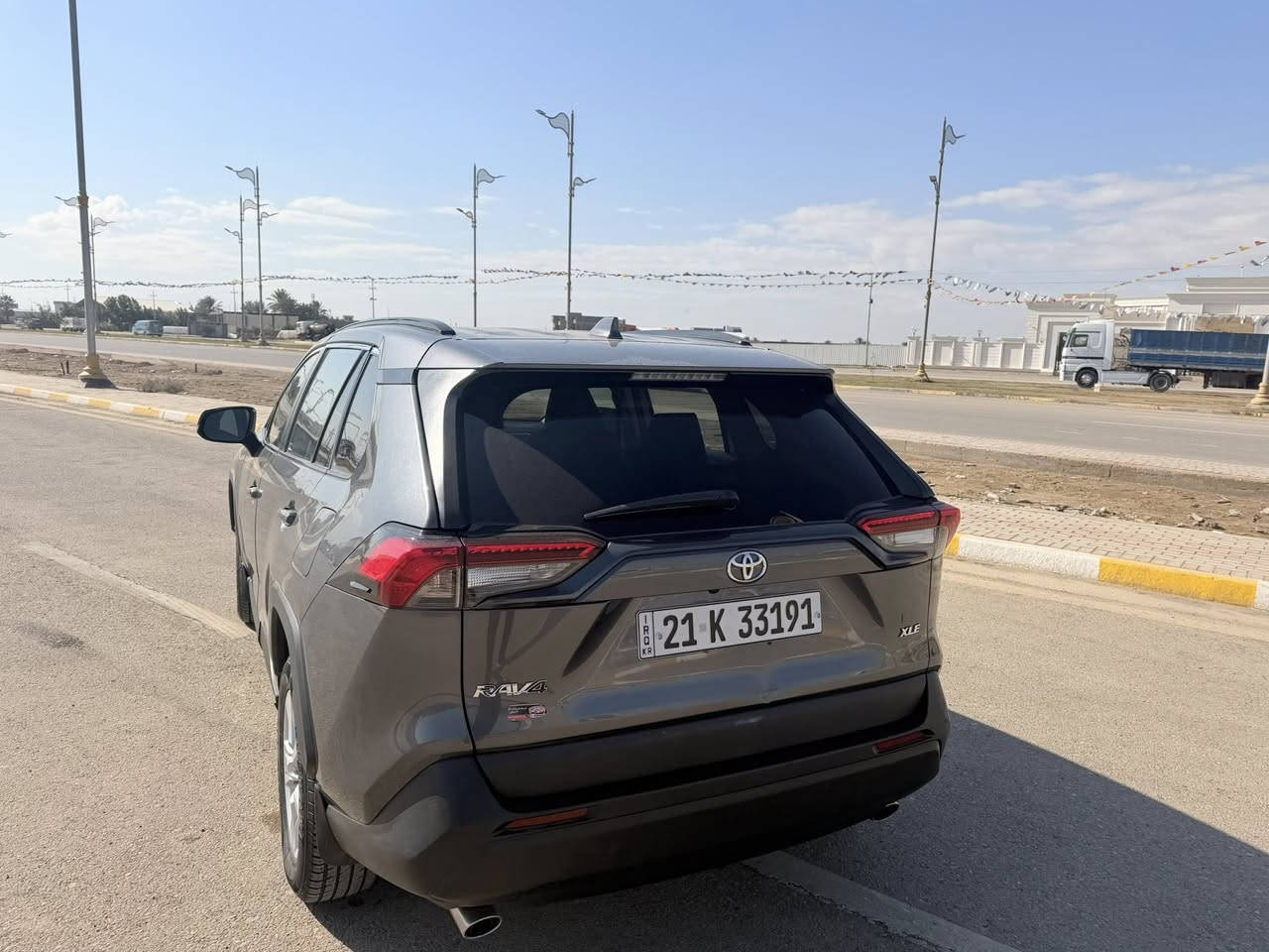 راف فور
موديل:2021
فئه :XLE
فول الأخير 
تبريد 3 قطع 
فتحه سقف
سعر خاص أو تصال ع رقم
***********
